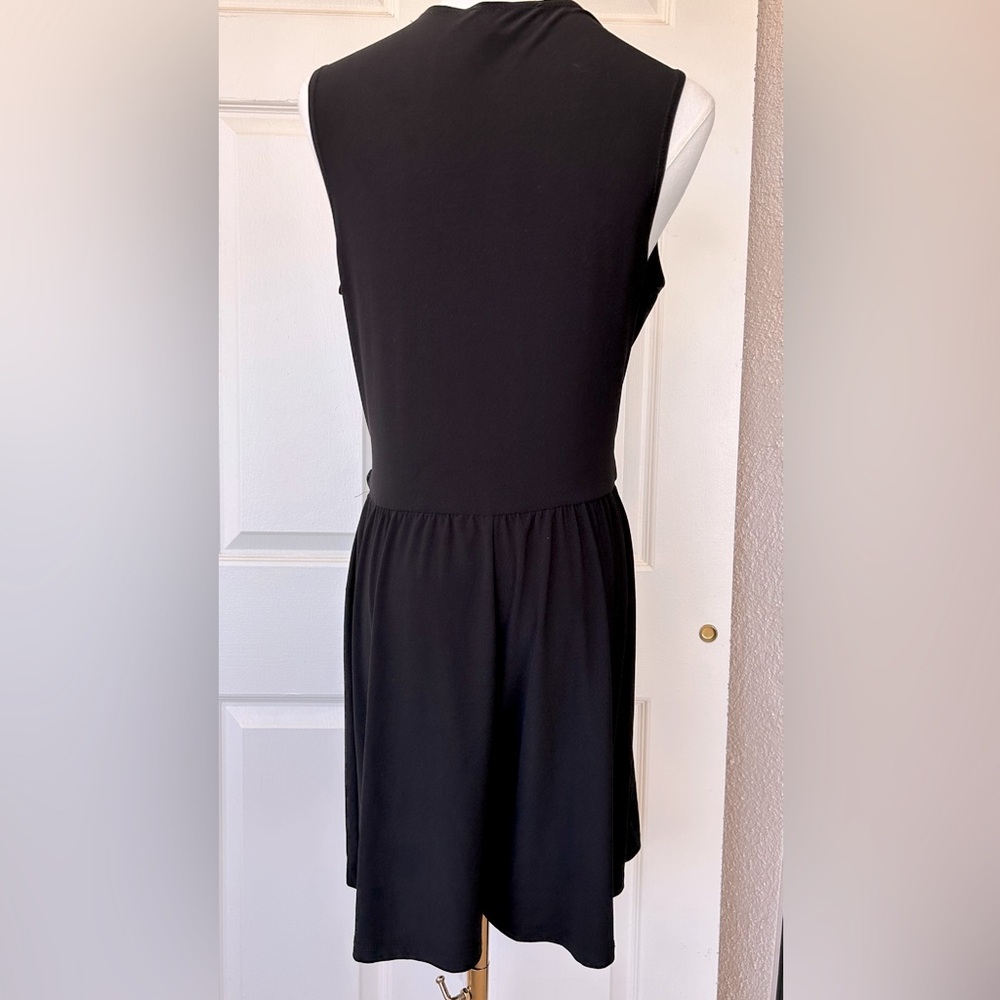 Nik and Nash Women’s Faux Wrap Top Romper Size Medium‎ - Picture 4 of 8